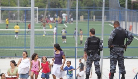 BOPE, mães e crianças