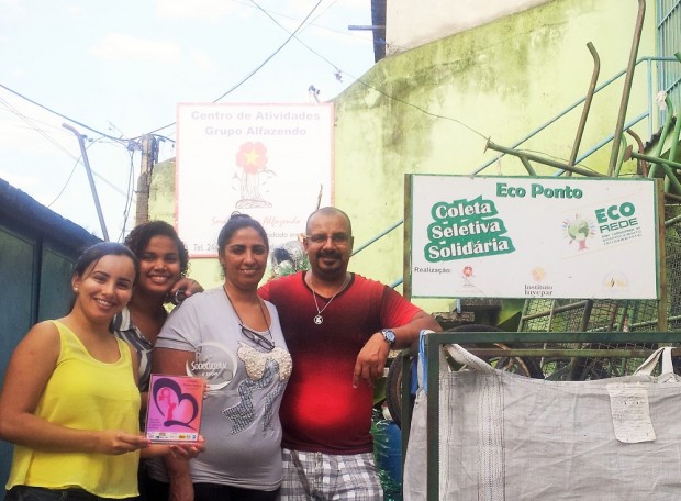 Da esquerda para a direita, os membros do time da Eco Rede: Miriam de Jesus Fernandes, Lidiane Santos Barbosa, Iara Oliveira e Carlos Alberto.