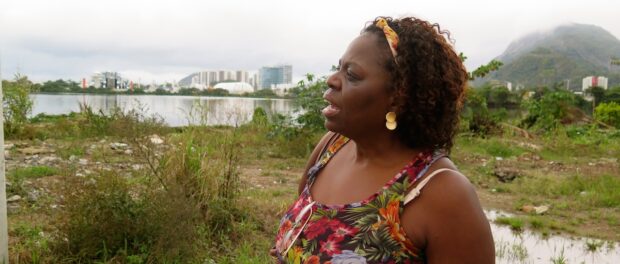 Heloisa Helena quer dedicar seus anos de aposentada a cuidar da Lagoa poluída, e montar seu novo Centro na parte da Vila Autódromo que permanecerá