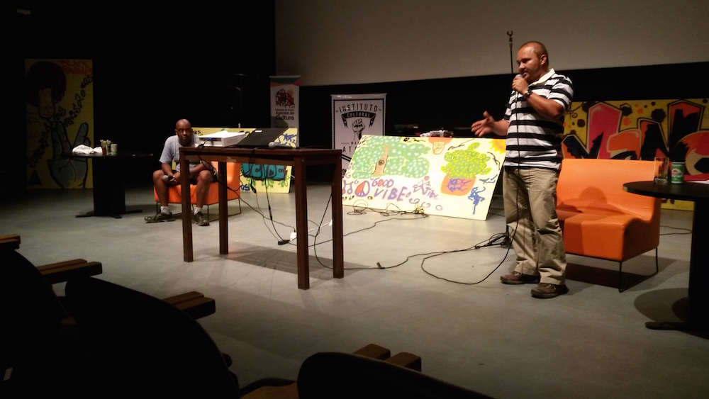 Careca Artes e Antônio Soares discutem o projeto Teto Verde Favela