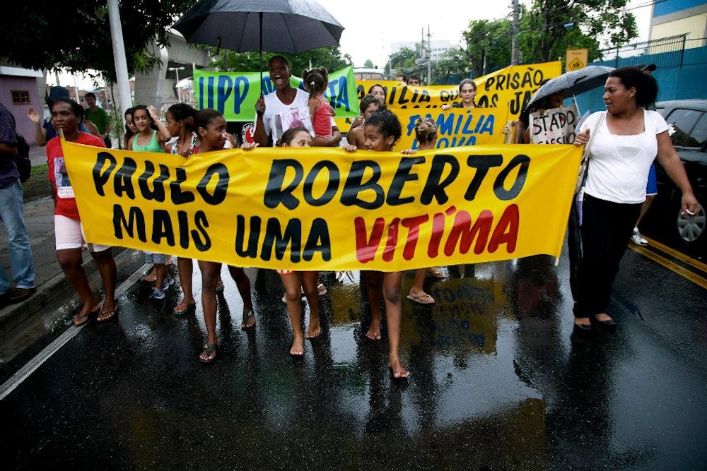 Protesto contra violações de direitos humanos em Manguinhos. Foto: Rafael Daguerre