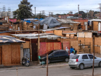 A ocupação surgiu com a pandemia. Na cidade, outras favelas têm surgido com pessoas desempregadas e sem renda, apontam os especialistas. Foto por: Léu Britto