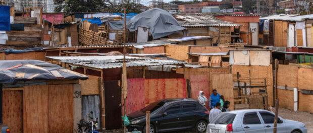 A ocupação surgiu com a pandemia. Na cidade, outras favelas têm surgido com pessoas desempregadas e sem renda, apontam os especialistas. Foto por: Léu Britto