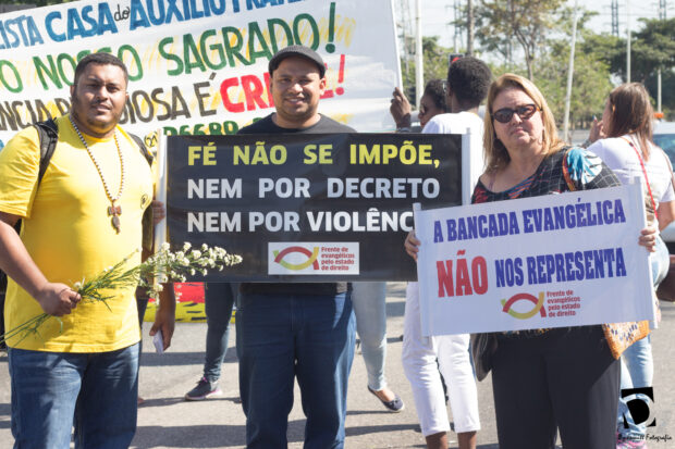 Integrantes da Frente de evangélicos pelo estado de Direito na Passeata em defesa da liberdade religiosa em Nova Iguaçu, 2019. Foto por: @dmesquitt