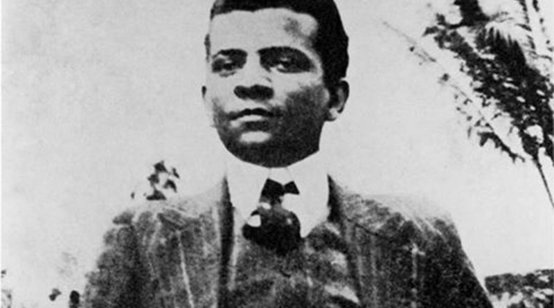 Afonso Henriques de Lima Barreto foi um jornalista e escritor brasileiro, que publicou romances, sátiras, contos, crônicas e vasta obra em periódicos e revistas anarquistas do século XX.