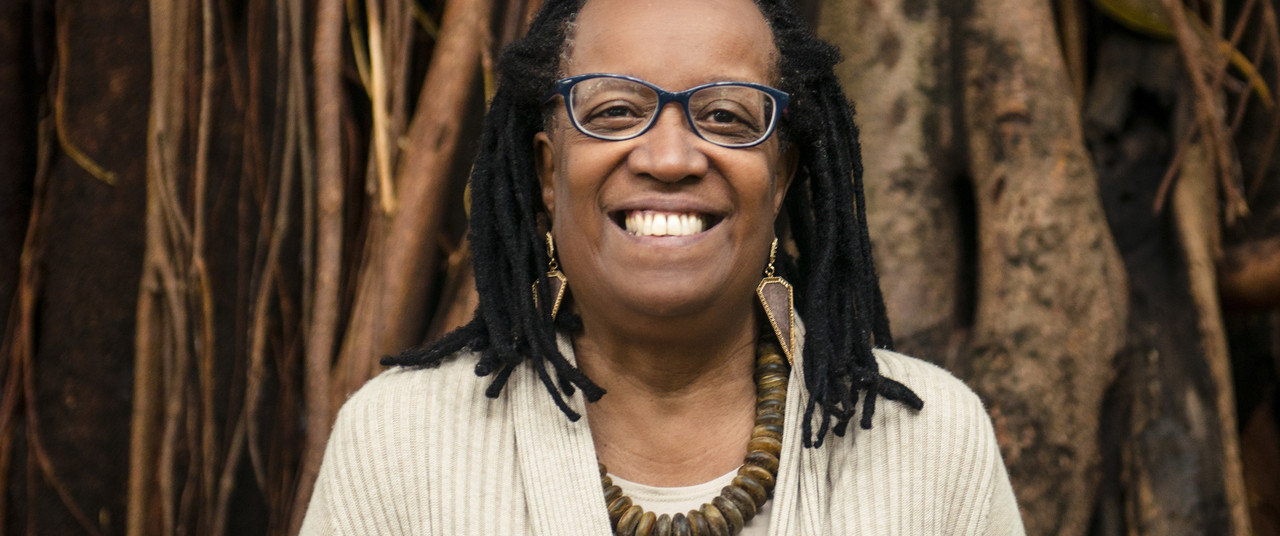 Sueli Carneiro é uma filósofa, escritora e ativista antirracismo do movimento social negro brasileiro. Foto por André Seiti/Acervo Itaú Cultural