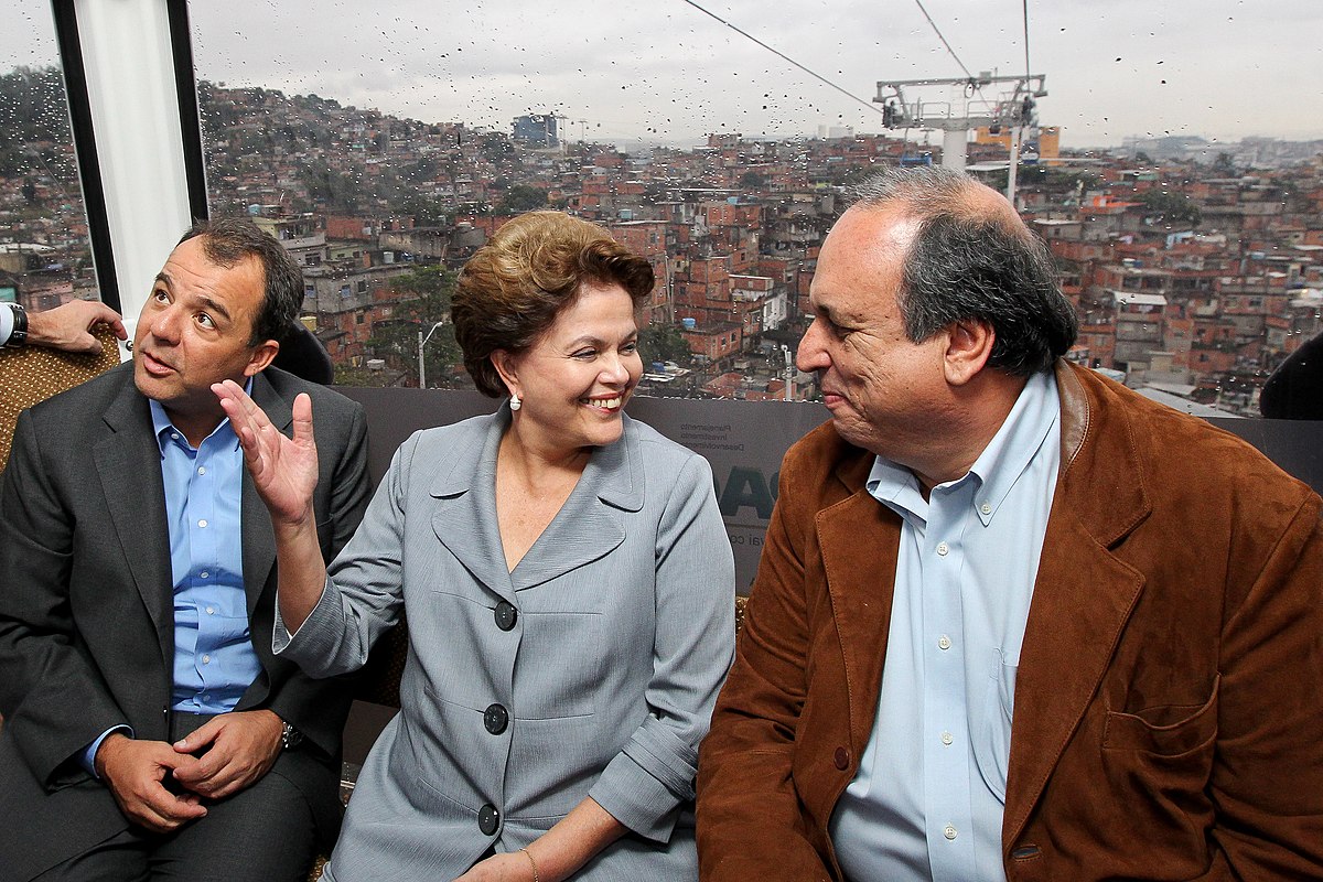 Ex-presidenta Dilma Rousseff (PT), ex-governadores do Rio Sérgio Cabral (PMDB-RJ) e Pezão (PMDB-RJ) no Teleférico do Complexo do Alemão. O teleférico está abandonado, sem funcionar, desde 2016. Foto por: Ricardo Stuckert