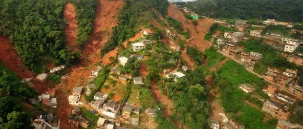 Em 2011, cinco cidades da Região Serrana do Rio foram atingidas por uma forte tempestade que deixou 918 mortos. Foto: Marino Azevedo / Governo do Estado RJ