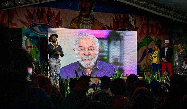 Ex-Presidente Lula participou de forma virtual do lançamento do Quilombo nos Parlamento. Ele foi diagnosticado com covid-19, um dia antes do evento. Foto: Tatiana Lima