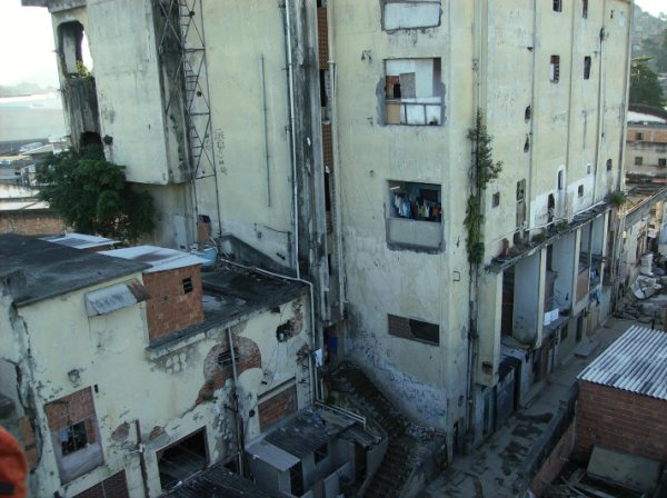Favela da Skol, Complexo do Alemão, removida em 2010. Foto: Camila Moradia