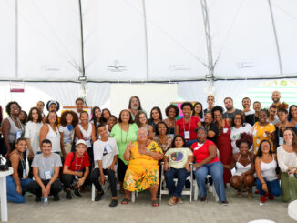 Foto-grupo-curso-Pesquisando-e-Monitorando-a-Justiça-Hídrica-e-Energética-nas-Favelas