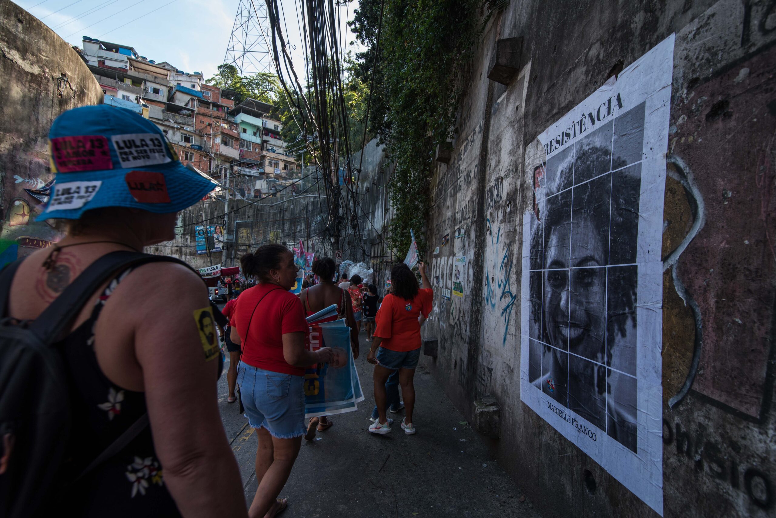 A Caminhada Rocinha com Lula movimentou as ruas, trouxe esperança aos que participaram e registrou um importante momento de luta das favelas pela democracia. Foto: Bárbara Dias/RioOnWatch