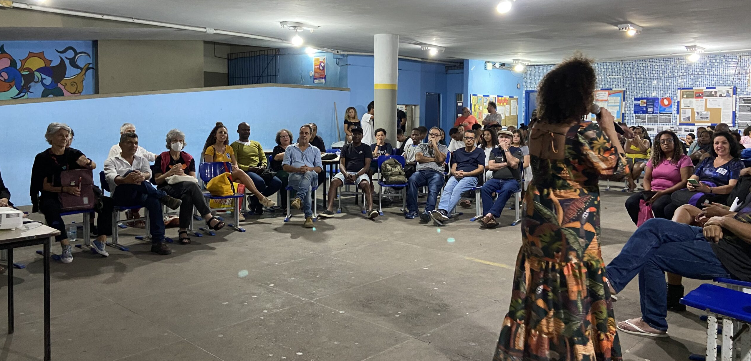 Bárbara Nascimento e membros da Associação dos Moradores da Vila do Vidigal relembram a luta dos moradores pela permanência. Foto: Joana Geisler