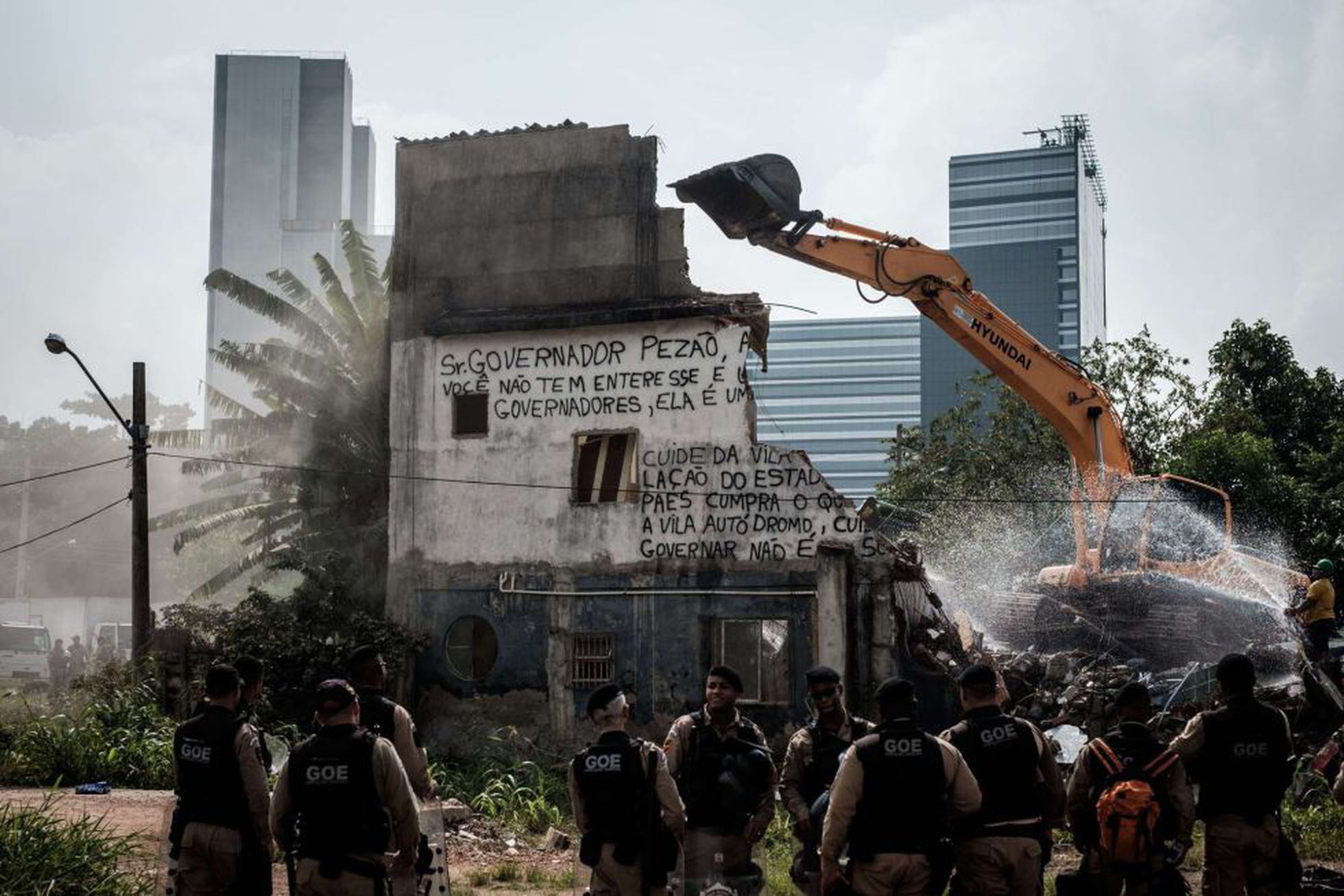 Demolição da casa símbolo da Vila Autódromo Foto: Yasuyoshi Chiba/AFP