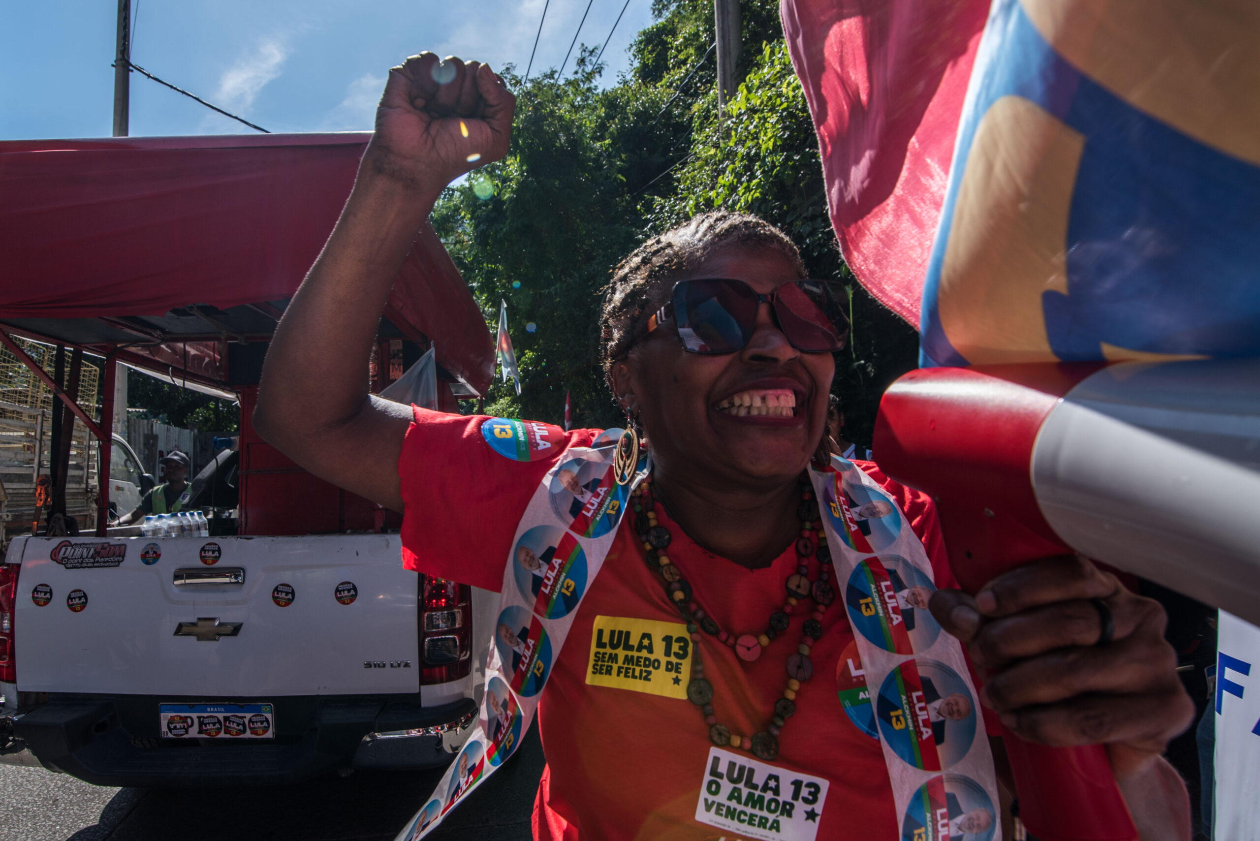 Moradores da Rocinha tomam as ruas da comunidade em defesa de Lula. Foto: Bárbara Dias/RioOnWatch