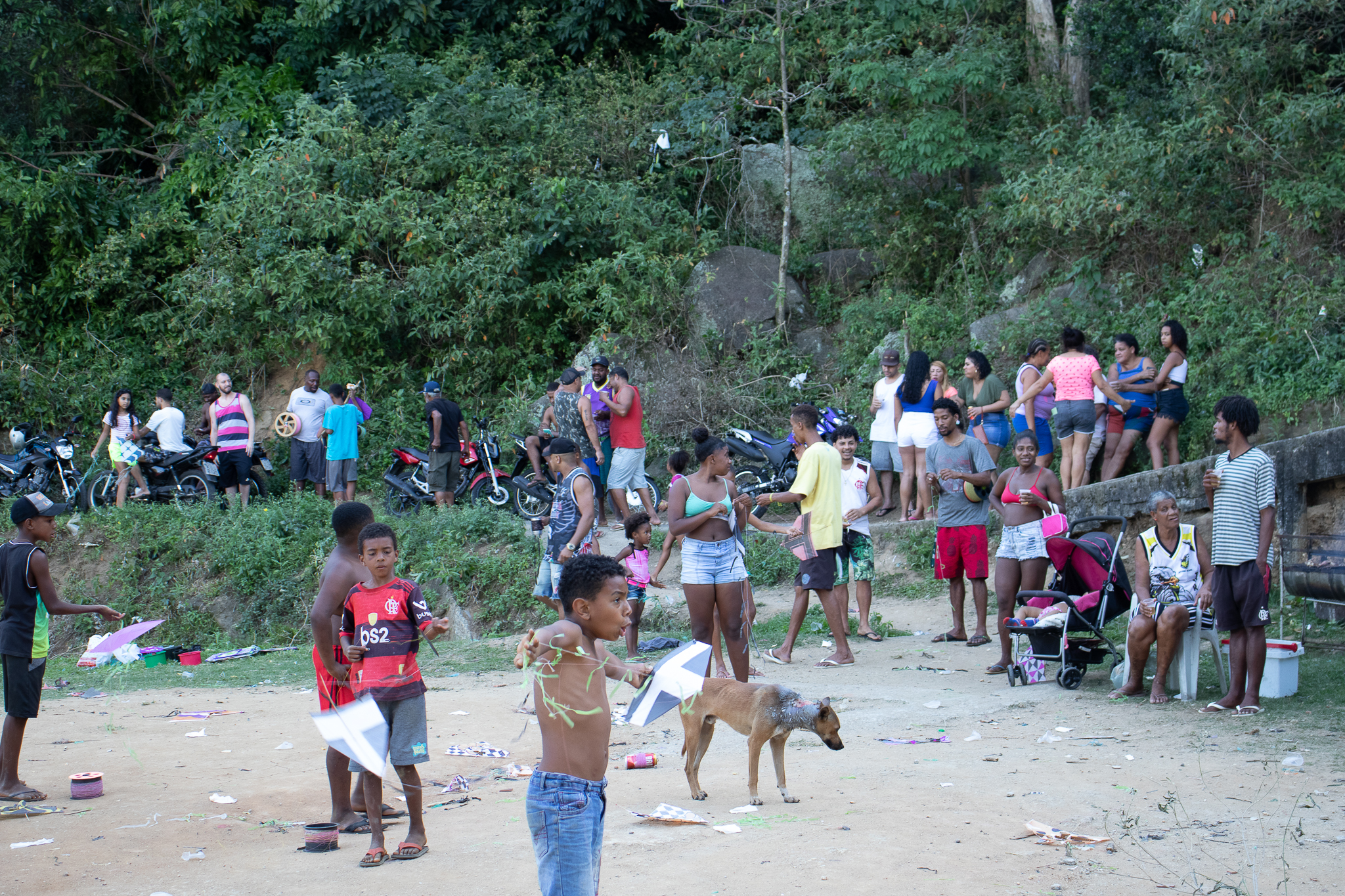Moradores de todas as idades aproveitando o Festival de Pipas no Morro do Turano. Foto: João Fernando