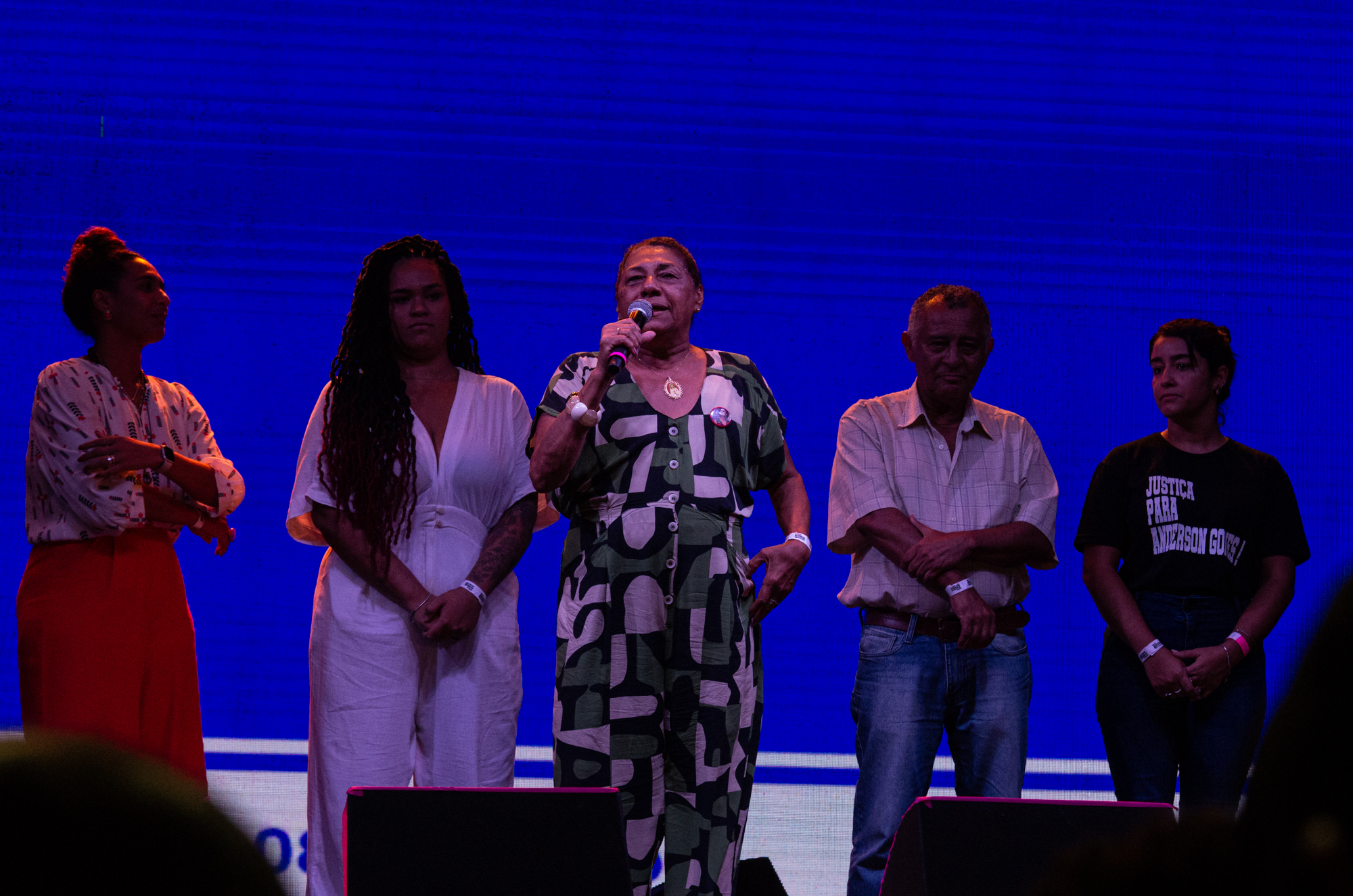 Familiares de Marielle Franco e Anderson Gomes, falam no palco. Foto: Barbara Dias