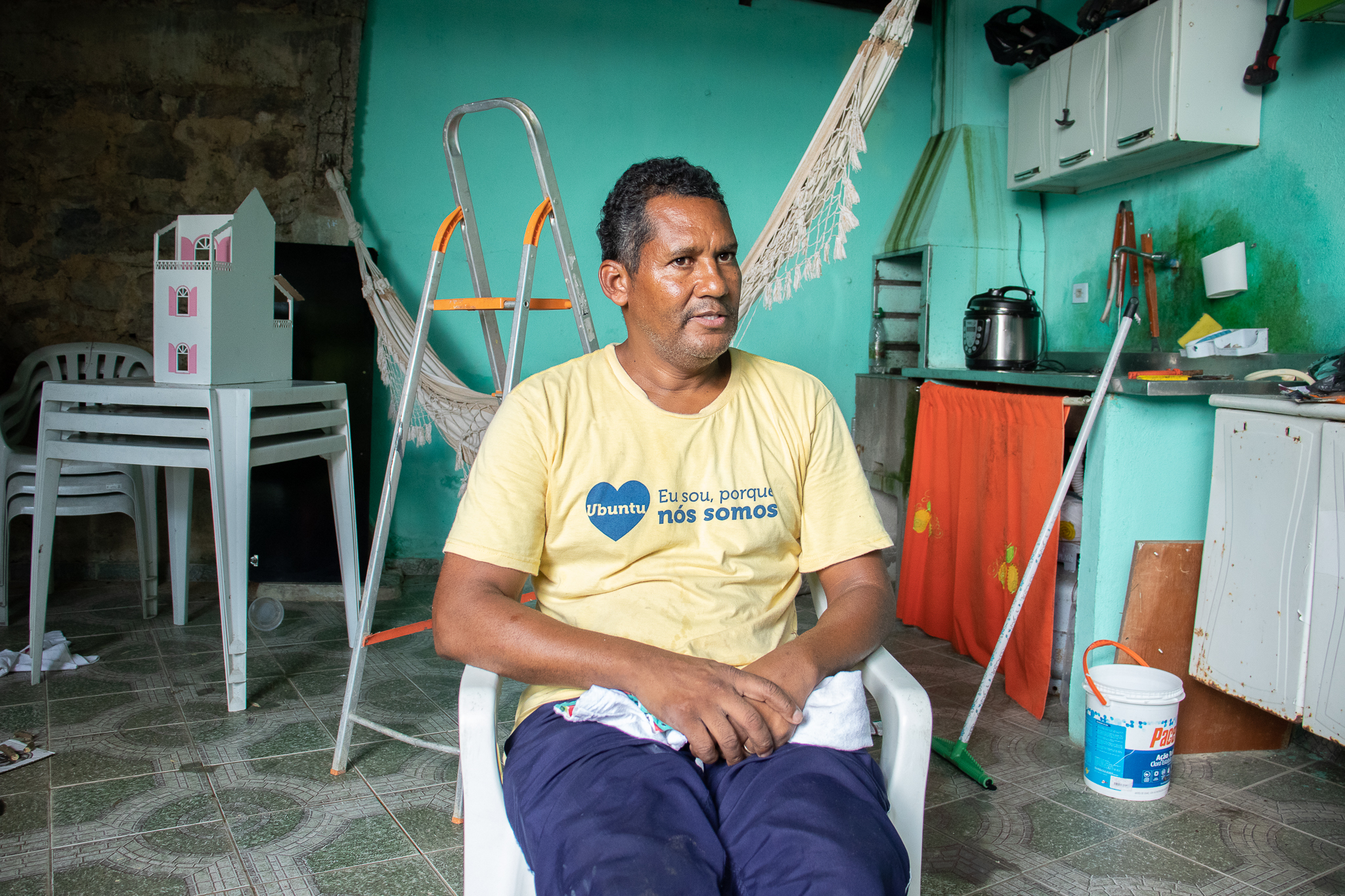 Momento da entrevista com Marquinho, um dos moradores do Pedacinho do Céu. Foto: João Fernando