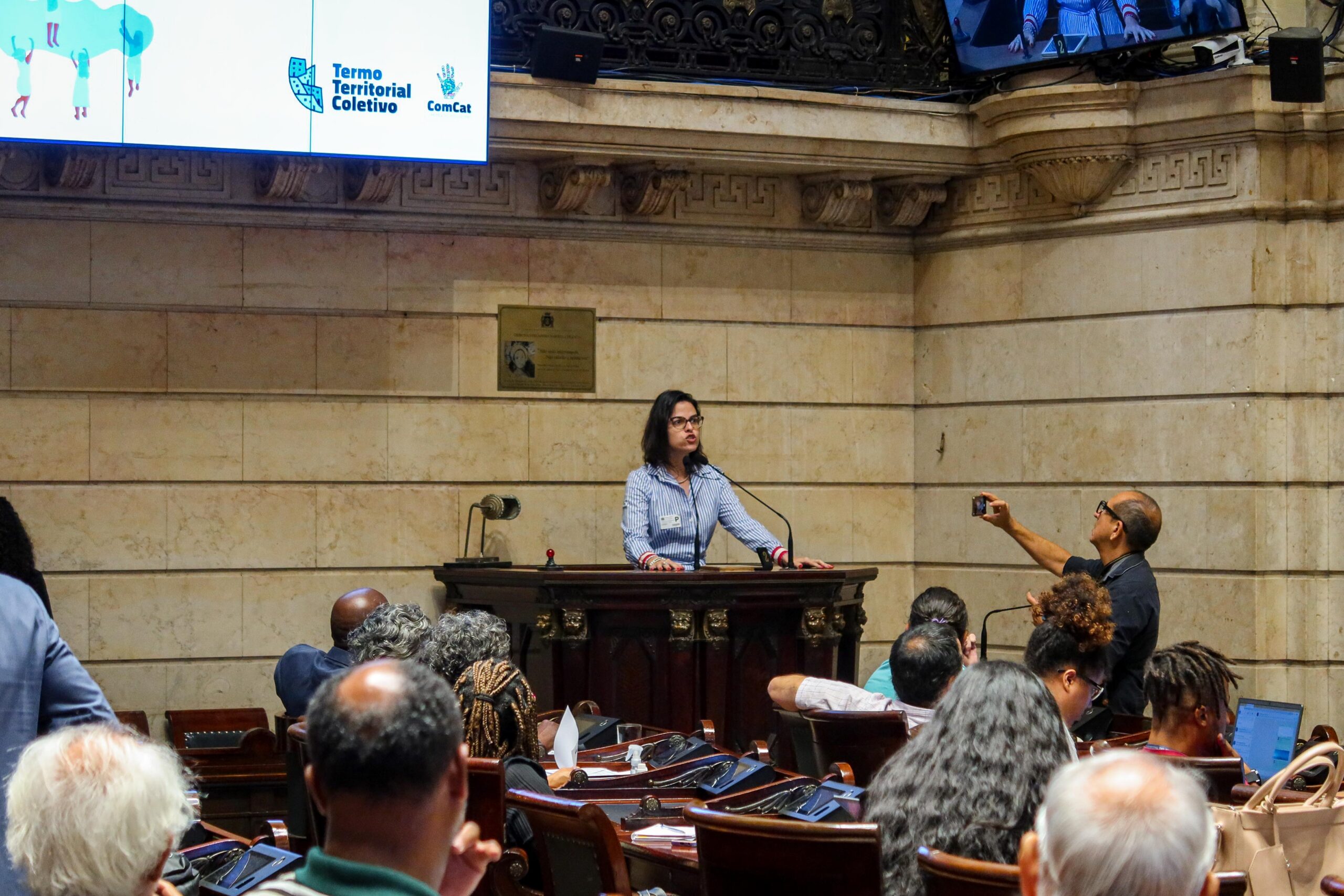 Tarcyla Fidalgo, coordenadora do Projeto TTC, critica a retirada de um capítulo inteiro sobre o Termo Territorial Coletivo do Plano Diretor e a falta de transparência por parte da Prefeitura.