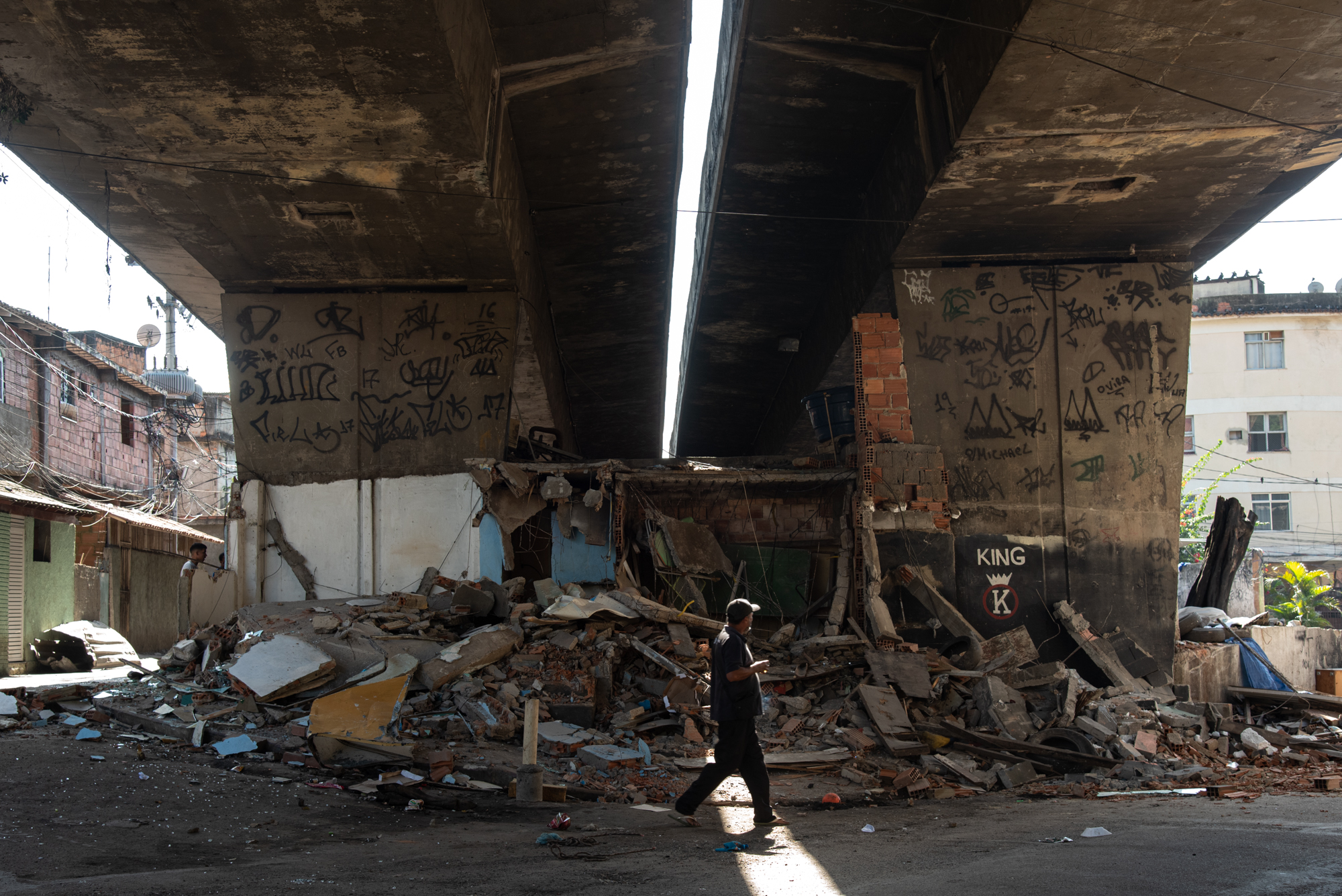 Ao final da operação, os comércios de moradores locais foram completamente destruídos. Foto: Bárbara Dias