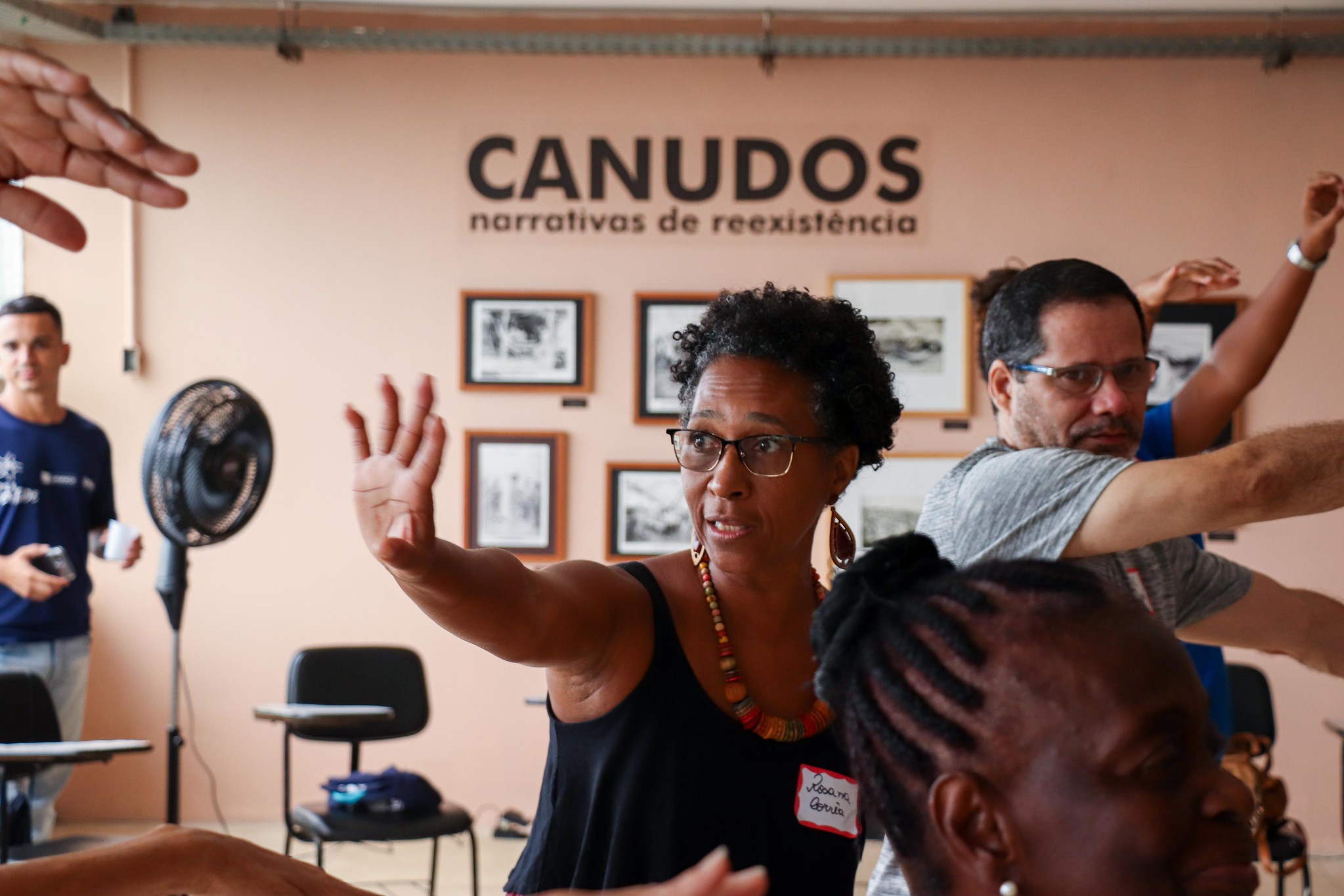 Rosanna Corrêa abre as atividades de psicodrama na sede do MUF. Foto: Alexandre Cerqueira