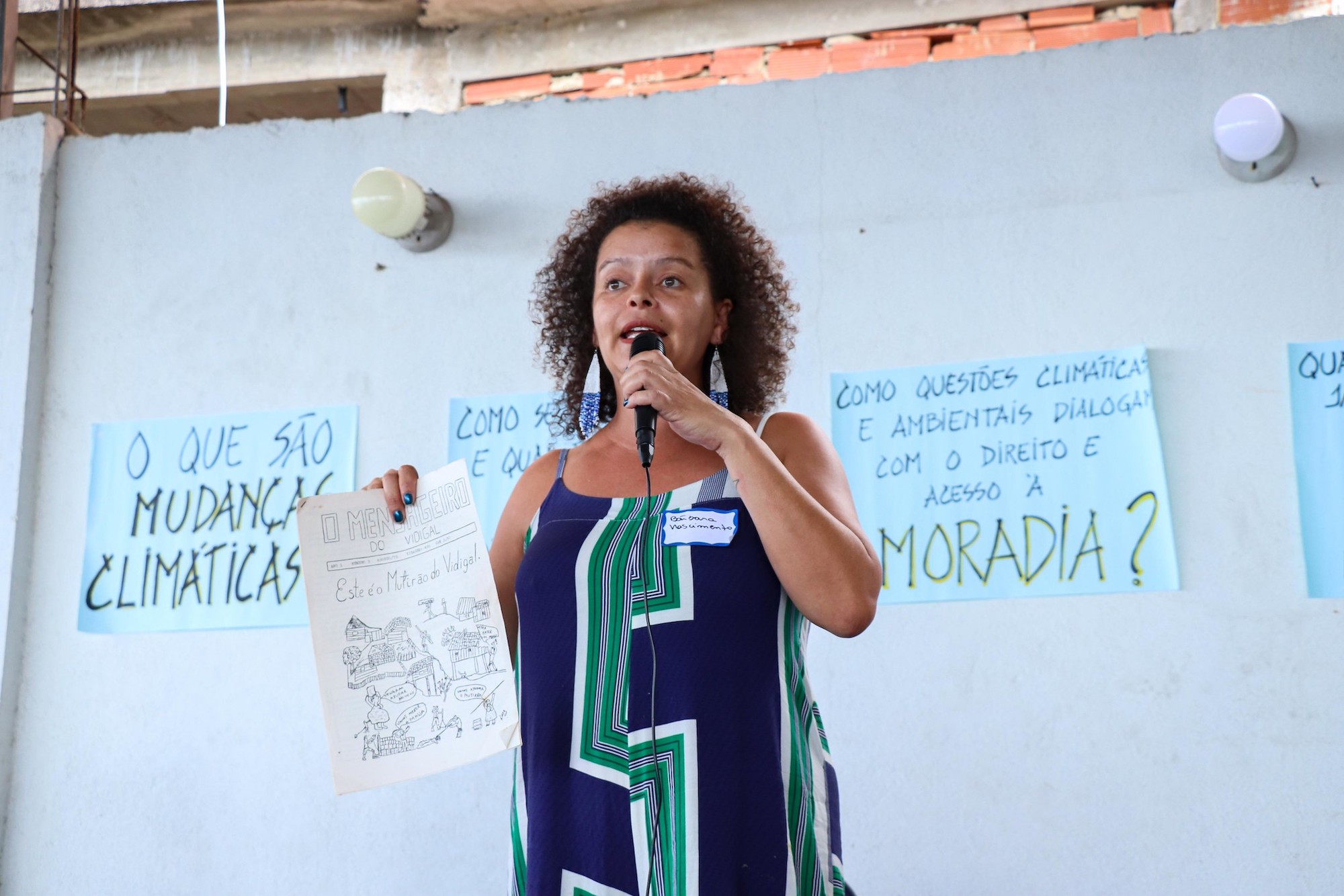 Bárbara Nascimento apresenta a roda. Foto: Alexandre Cerqueira