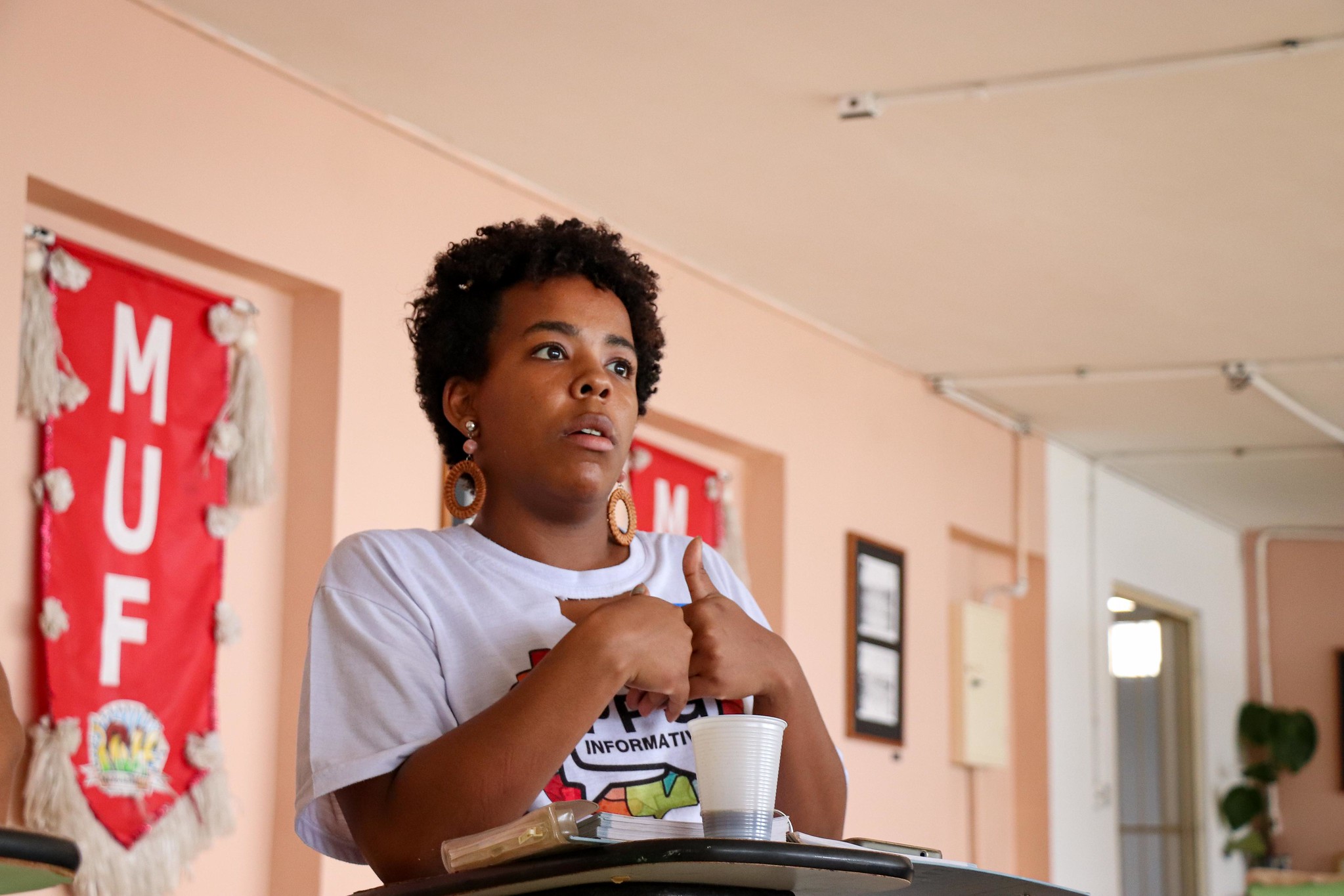 A jovem Rafaela Machado conta sua história de aprendizado. Foto: Alexandre Cerqueira