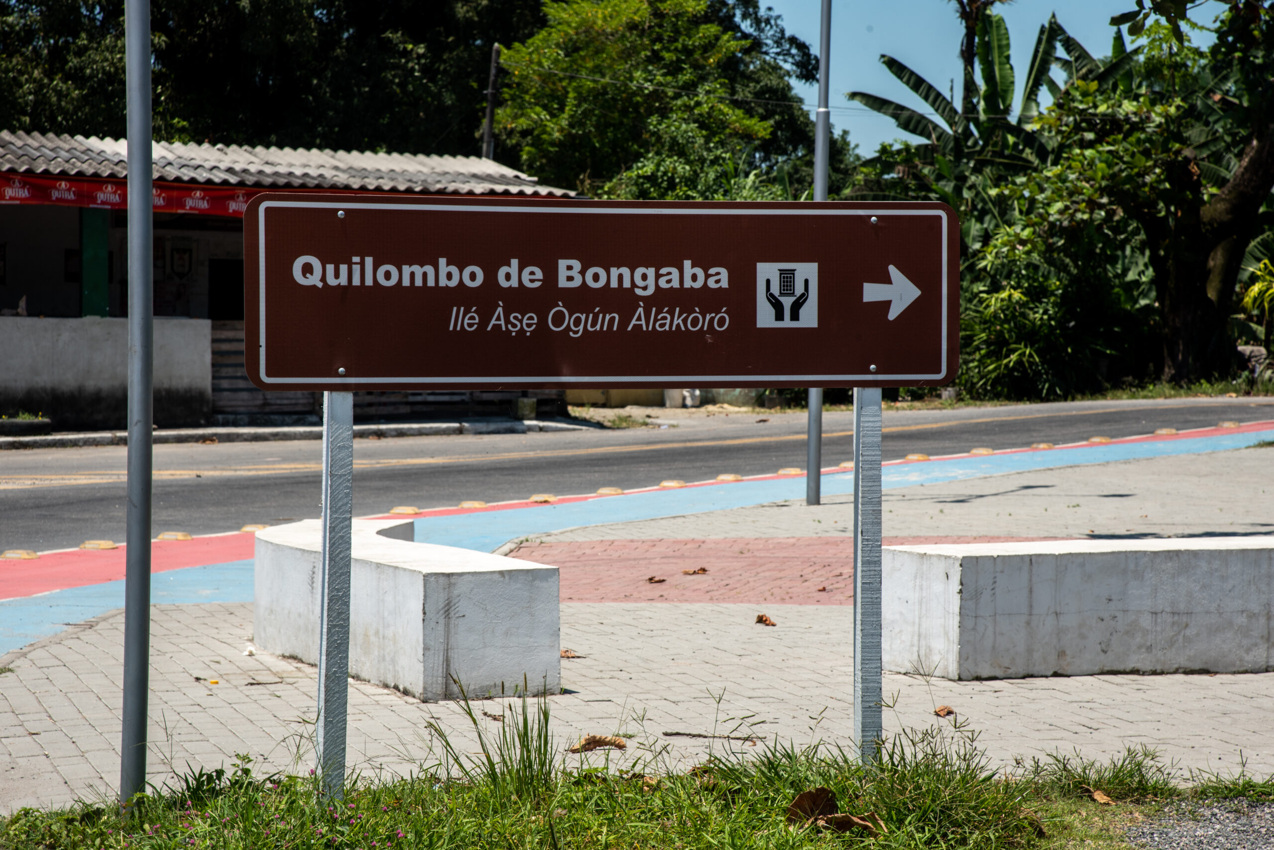 Placa de sinalização da área do Quilombo de Bongaba. Foto: Bárbara Dias