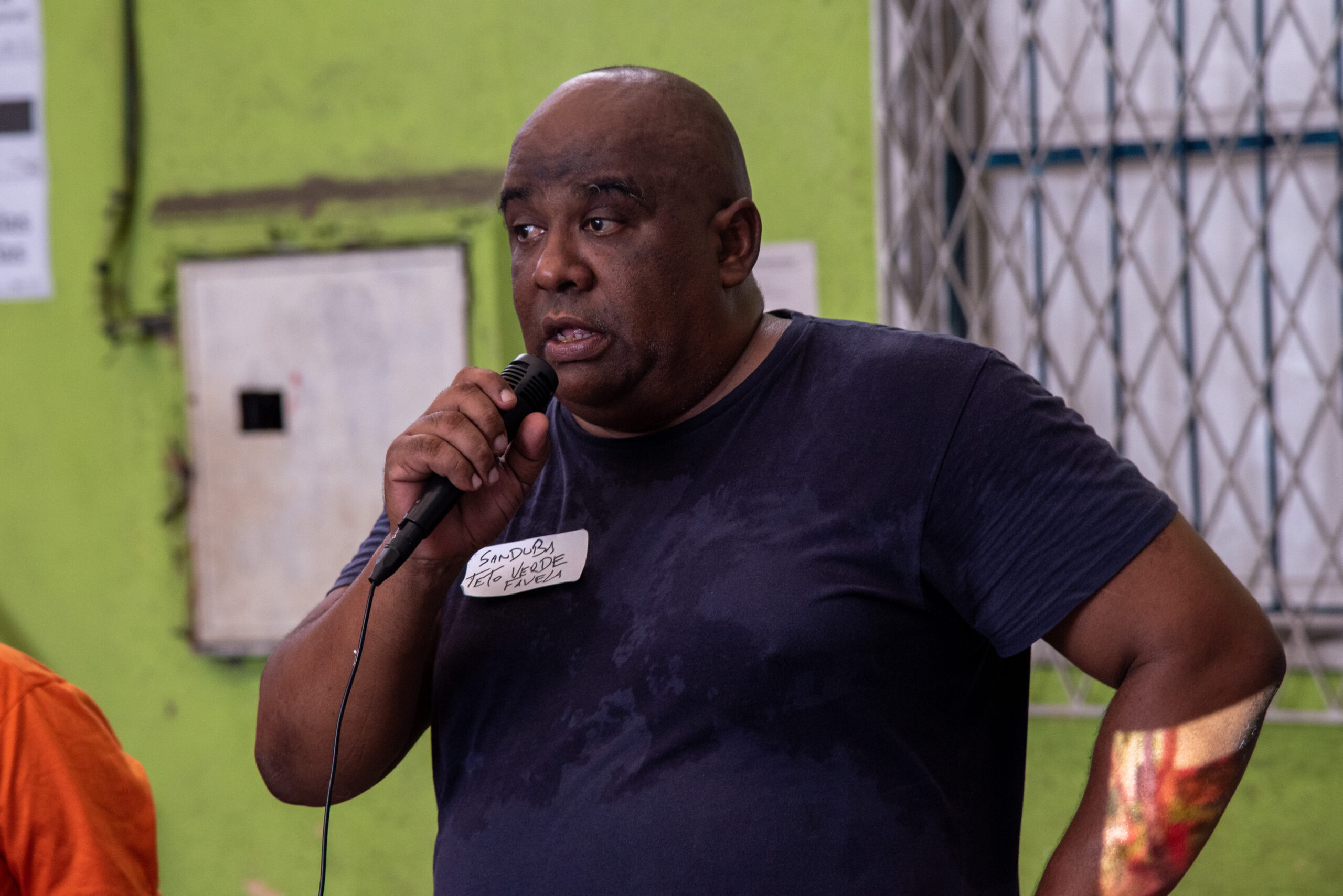 Luiz Cassiano, falando de como foi sua participação no mutirão do Salgueiro, durante o Grande Encontro Anual de 2023. Foto: Bárbara Dias