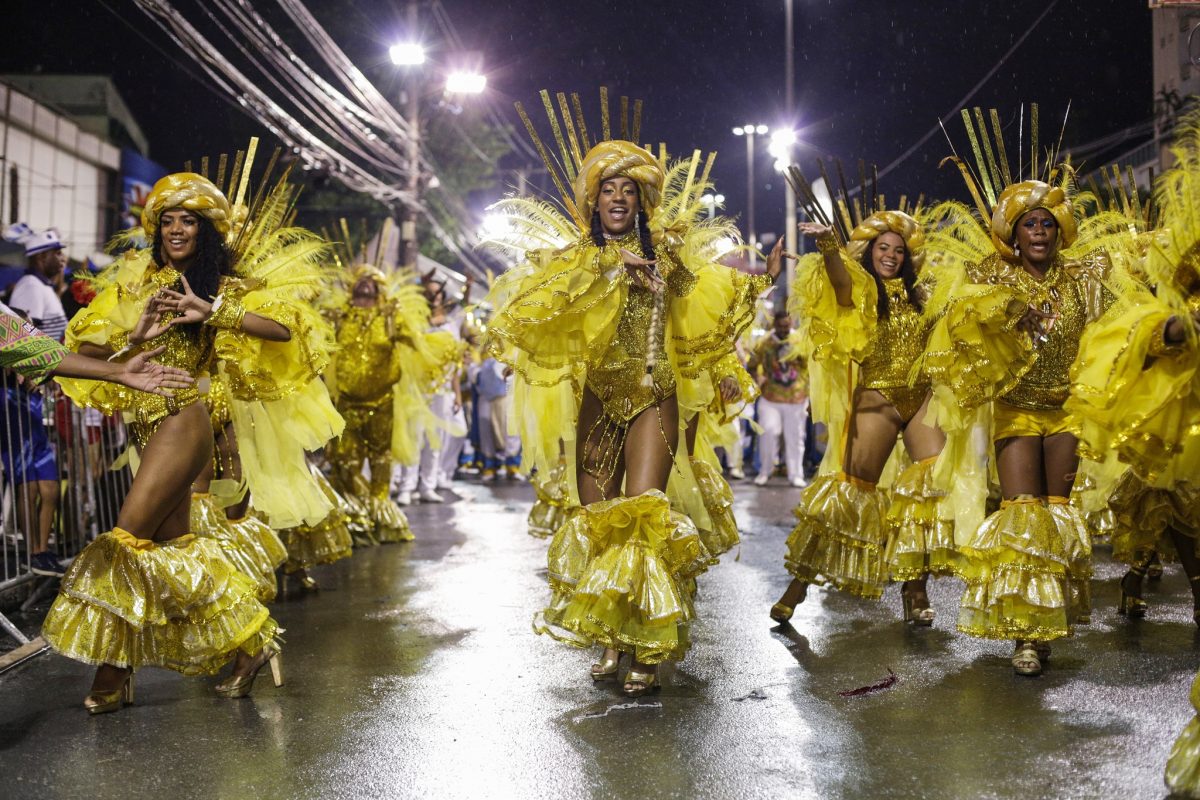 Desfile na Intendente Magalhães no Carnaval 2020. Foto: Gabriel Monteiro / Riotur