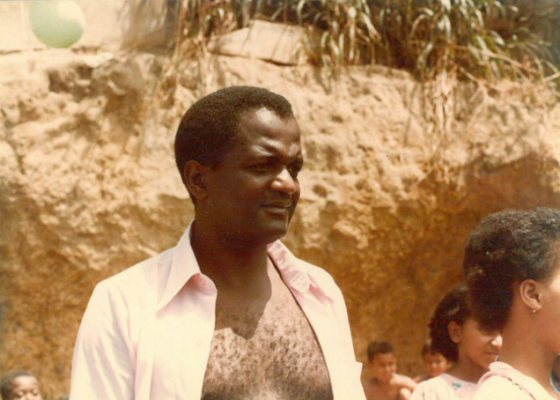 Carlos Duque durante um evento organizado pela Pastoral de Favelas, no Vidigal, na década de 1970. Foto: Acervo Núcleo de Memórias do Vidigal