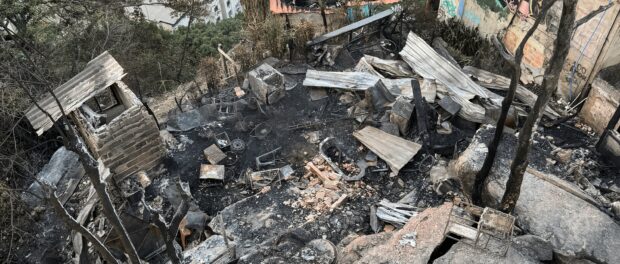 Fogo causa destruição no Pavão-Pavãozinho e Cantagalo. Foto: João Victor Teodoro