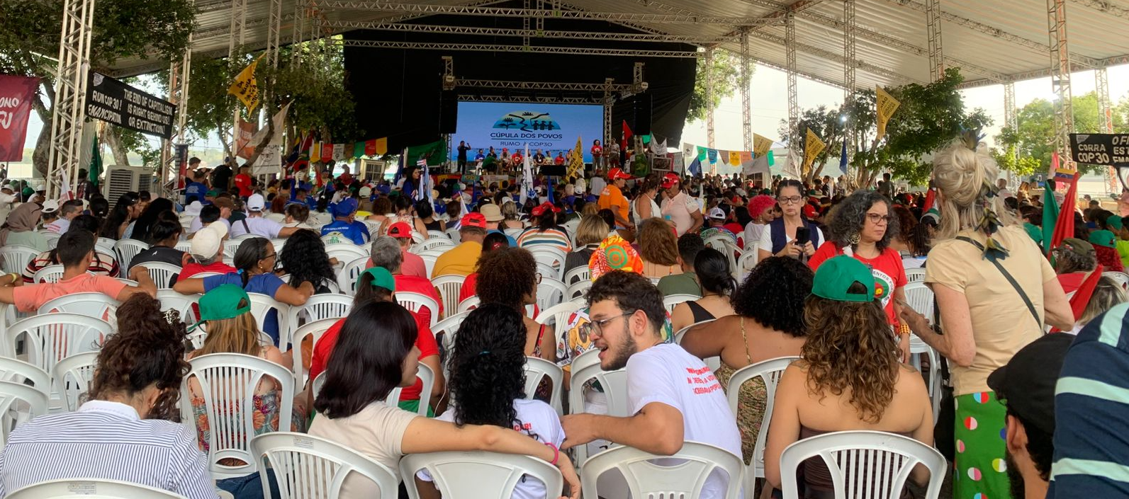 Abertura da Cúpula dos Povos, 12 de novembro, na UFPA. Foto: Bárbara Dias Abertura da Cúpula dos Povos, 12 de novembro, na UFPA. Foto: Bárbara Dias