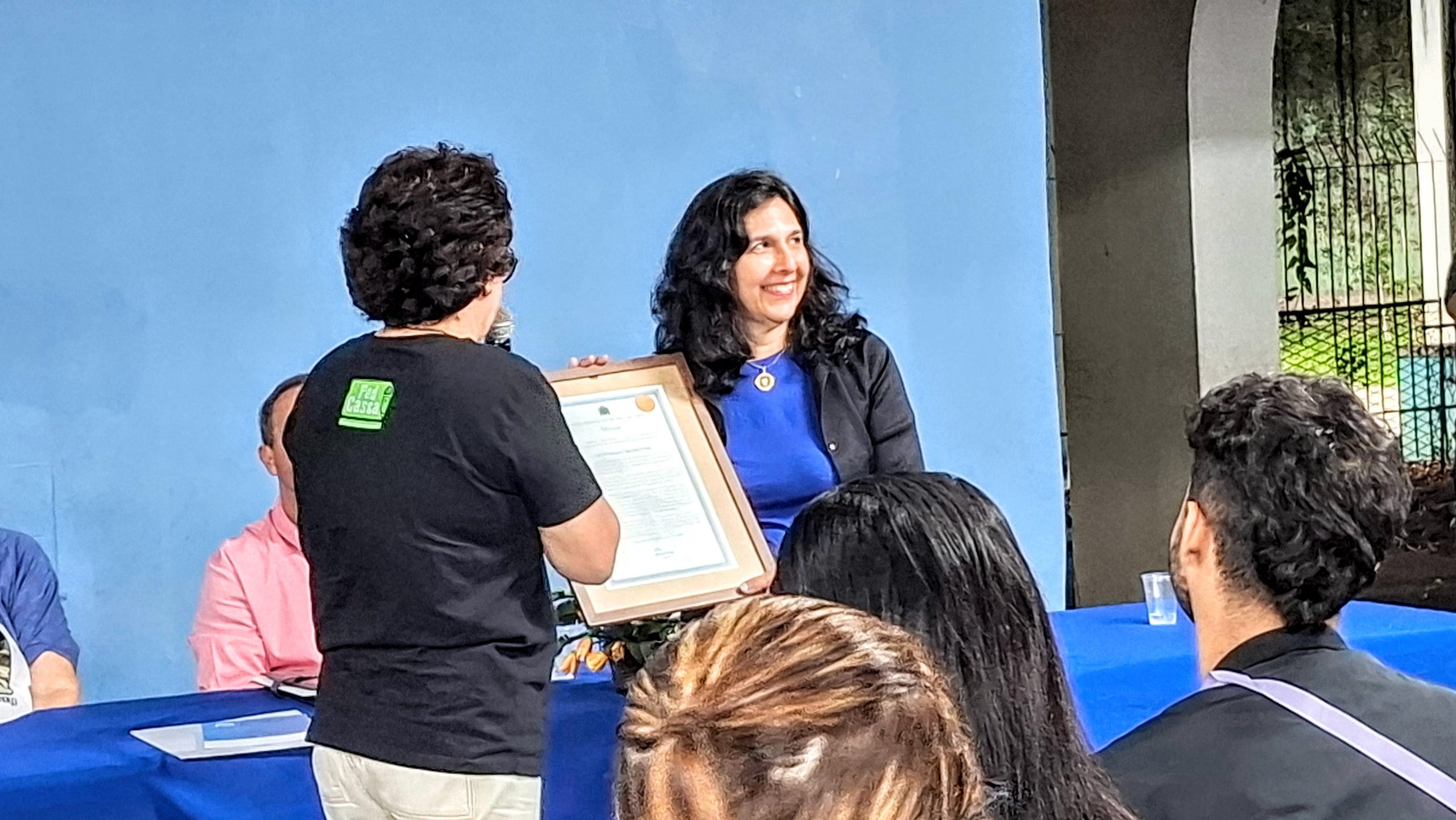 Lecionando há 40 anos no CIEP 01, a professora Rosana Cavendra Silva lamenta o esvaziamento do projeto sob as diferentes gestões estaduais ao longo dos anos. Foto: Arquivo pessoal Lecionando há 40 anos no CIEP 01, a professora Rosana Cavendra Silva lamenta o esvaziamento do projeto sob as diferentes gestões estaduais ao longo dos anos. Foto: Arquivo pessoal