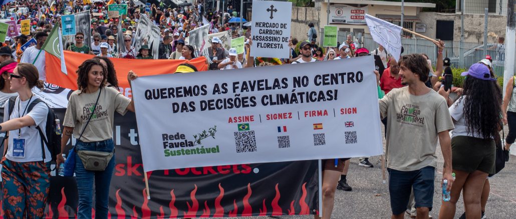 Rede Favela Sustentável na Marcha Global pelo Clima durante a COP30 em Belém. Foto: Bárbara Dias