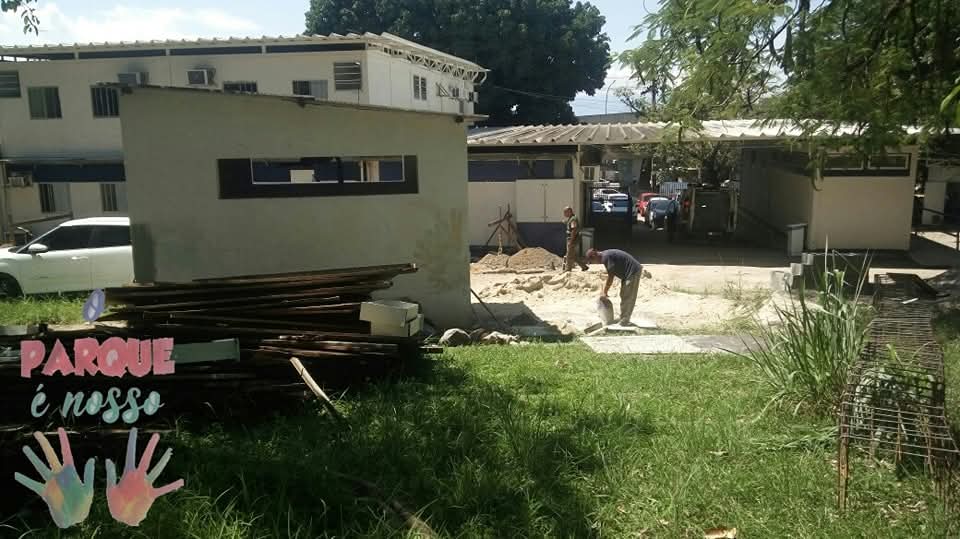 Obras irregulares referentes às unidades da UPA, com a incorporação de um pequeno espaço verde do parque aos fundos do posto foram interrompidas no início deste ano. Foto: Arquivo pessoal/Reprodução Obras irregulares referentes às unidades da UPA, com a incorporação de um pequeno espaço verde do parque aos fundos do posto foram interrompidas no início deste ano. Foto: Arquivo pessoal/Reprodução