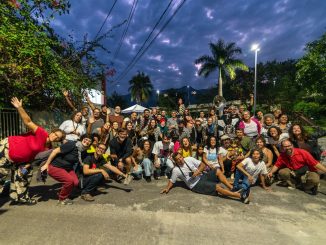 Público, apoiadores, artistas e moradores presentes na comemoração dos 10 anos do Museu das Remoções em Vila Autódromo. Foto: Bárbara Dias