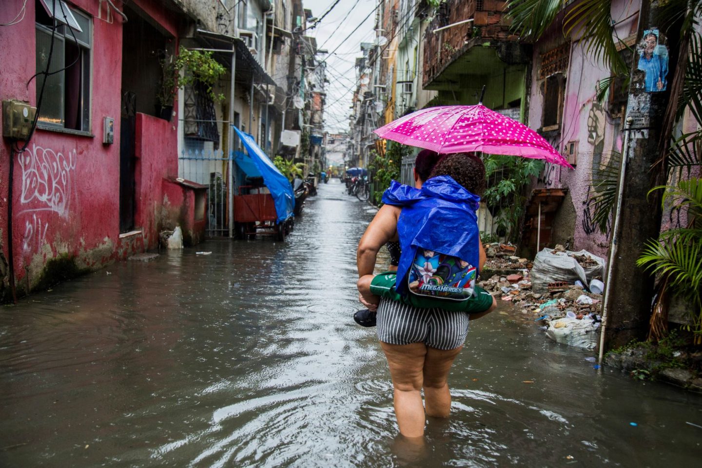 O Complexo da Maré, inundado pela chuva, convive com projetos de saneamento ineficientes há décadas, bem como muitas favelas fluminenses. Foto: Elisangela Leite/Casa Fluminense O Complexo da Maré, inundado pela chuva, convive com projetos de saneamento ineficientes há décadas, bem como muitas favelas fluminenses. Foto: Elisangela Leite/Casa Fluminense